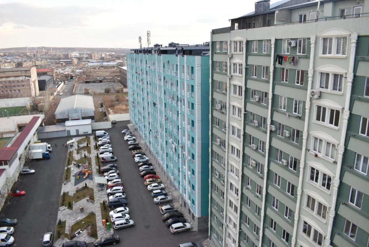 Loft Apartment In Ереван Екстериор снимка